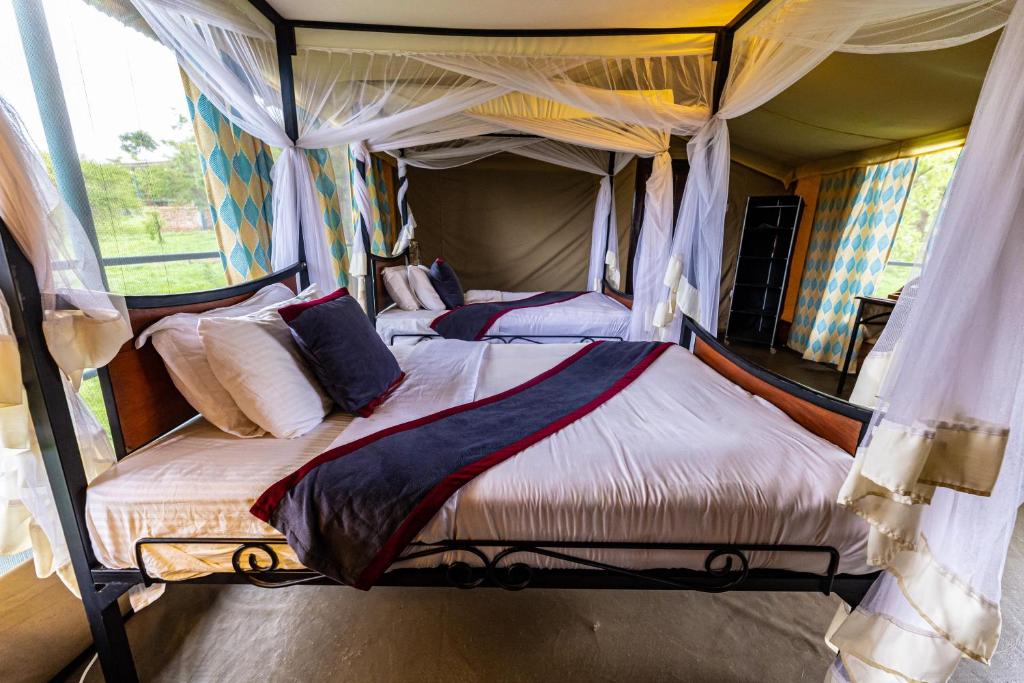 Ngorongoro wild camp- triple room